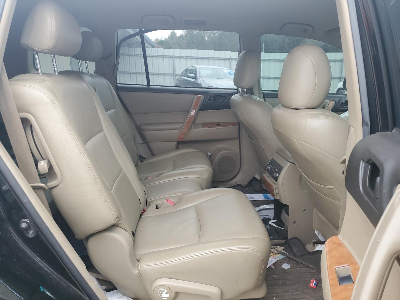2009 Toyota Highlander - Image 11