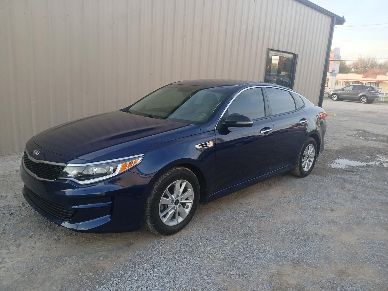 2018 Kia Optima - Image 2