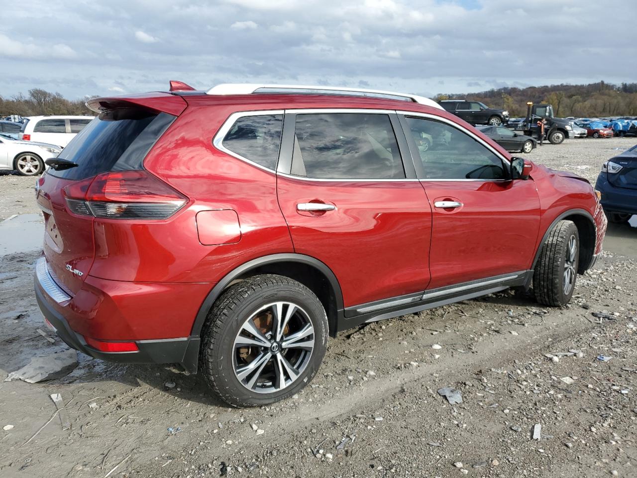 2018 Nissan Rogue - Image 3