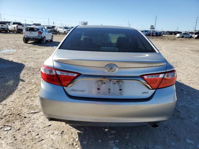  TOYOTA CAMRY 2015 Srebrny