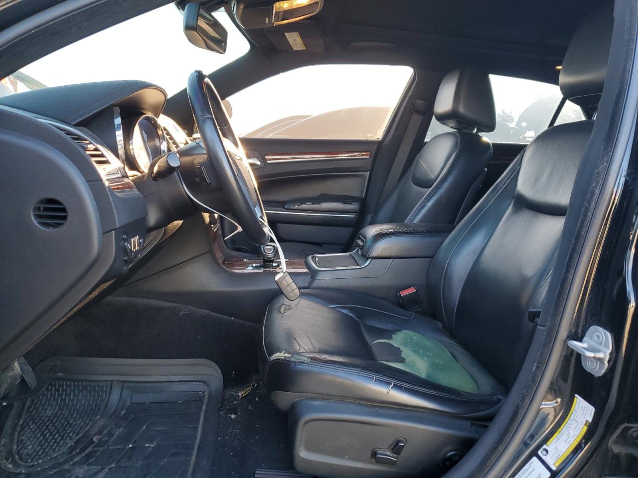 2012 Chrysler 300 - Image 7