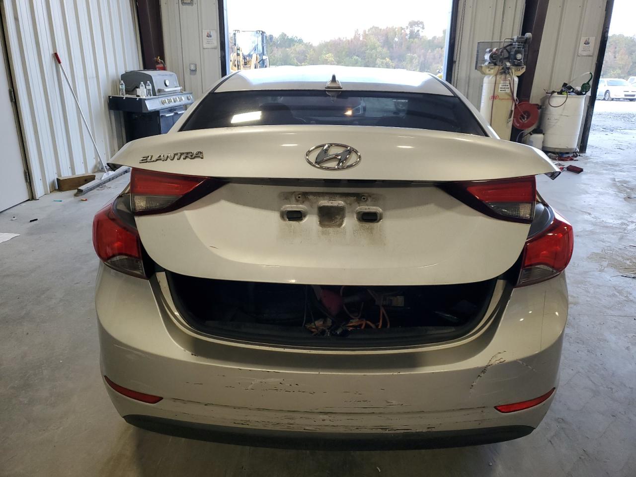 2016 Hyundai Elantra - Image 6