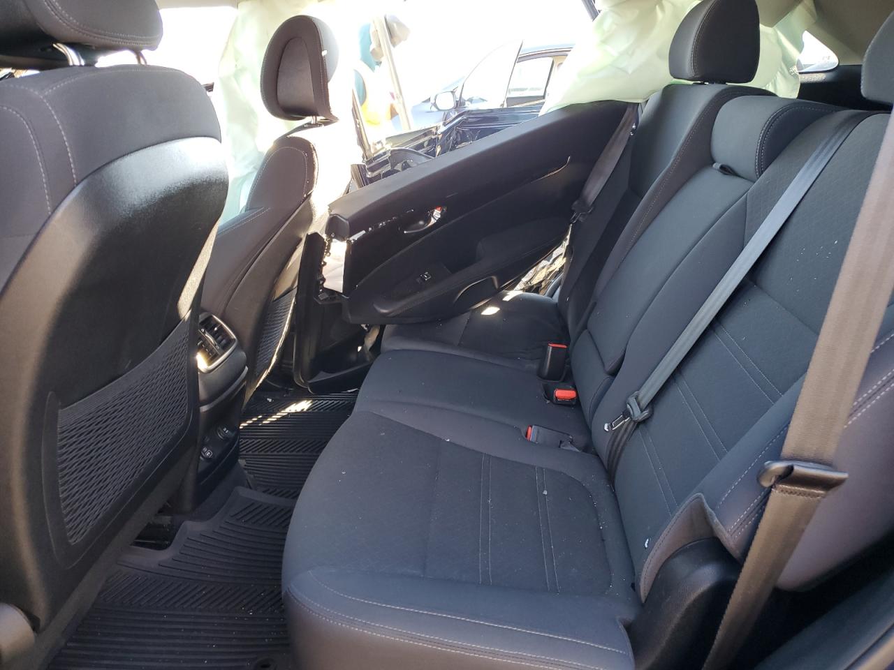 2016 Kia Sorento - Image 11