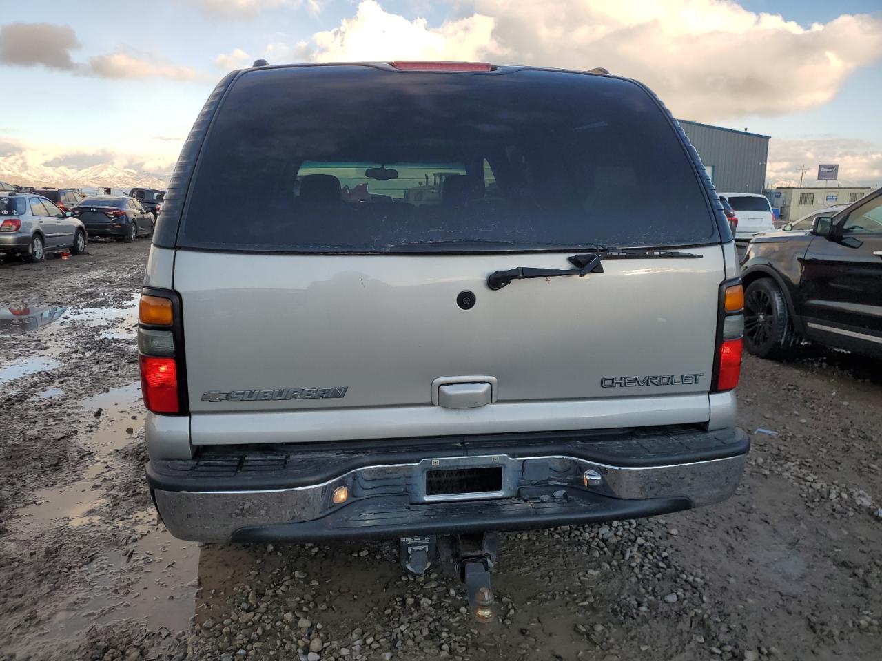 2004 Chevrolet Suburban - Image 6