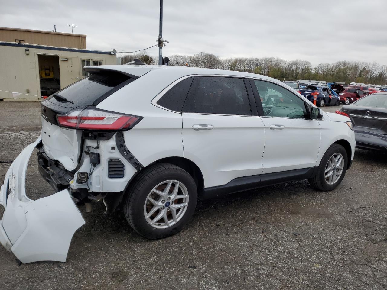 2022 Ford Edge - Image 3