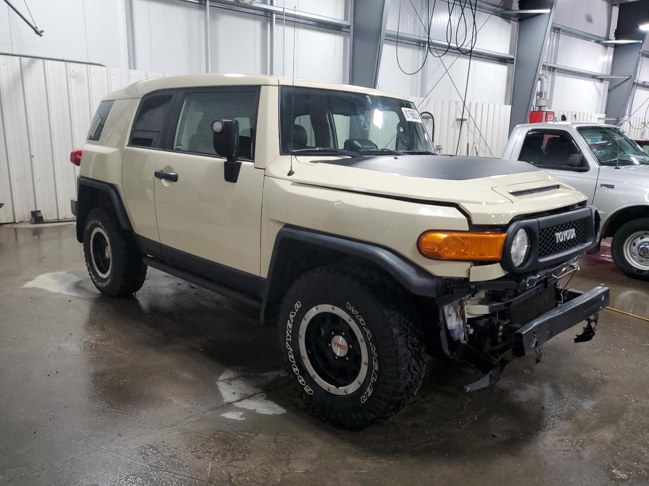 2010 Toyota FJ Cruiser - Image 4