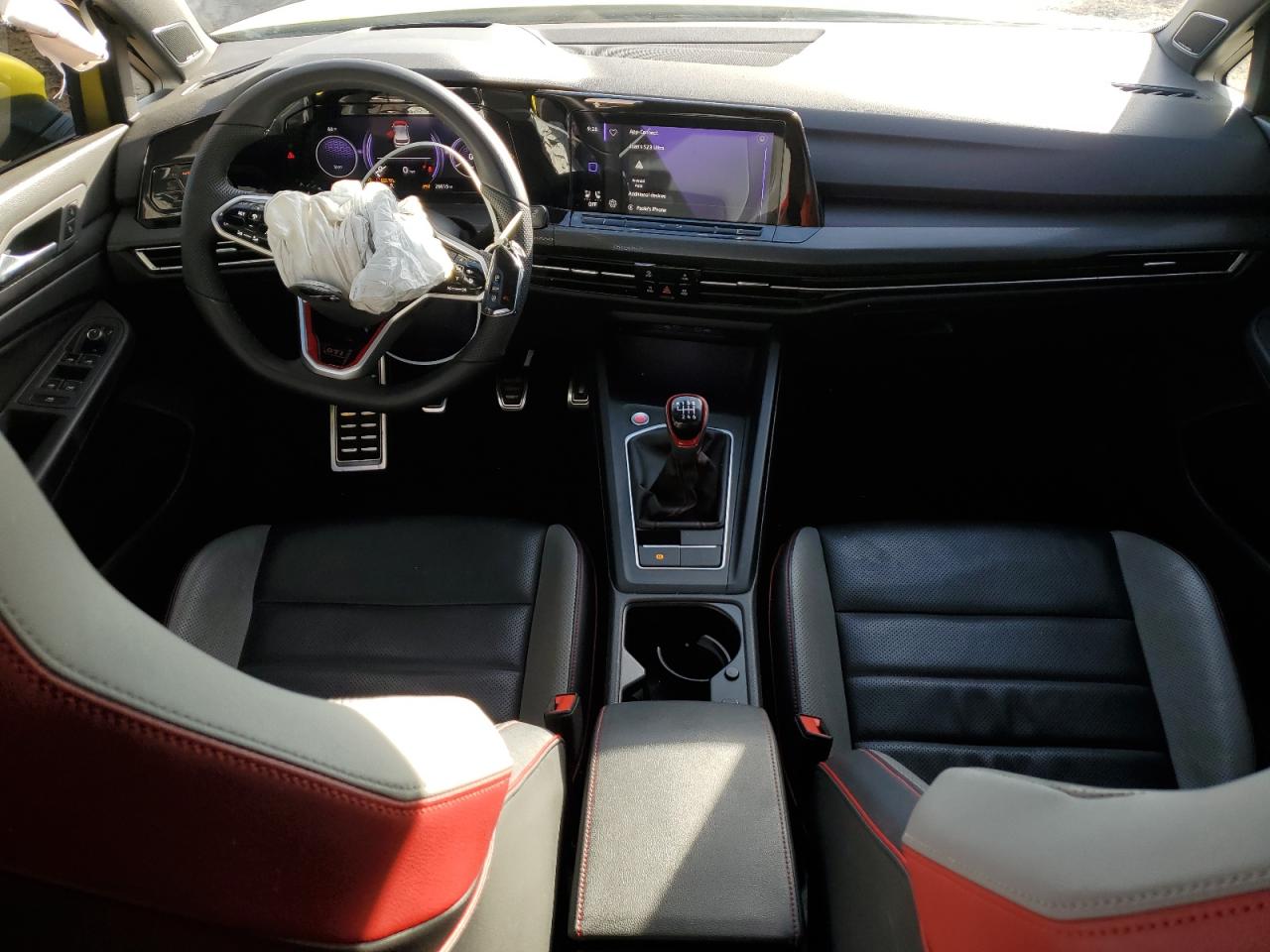 2022 Volkswagen GTI - Image 8