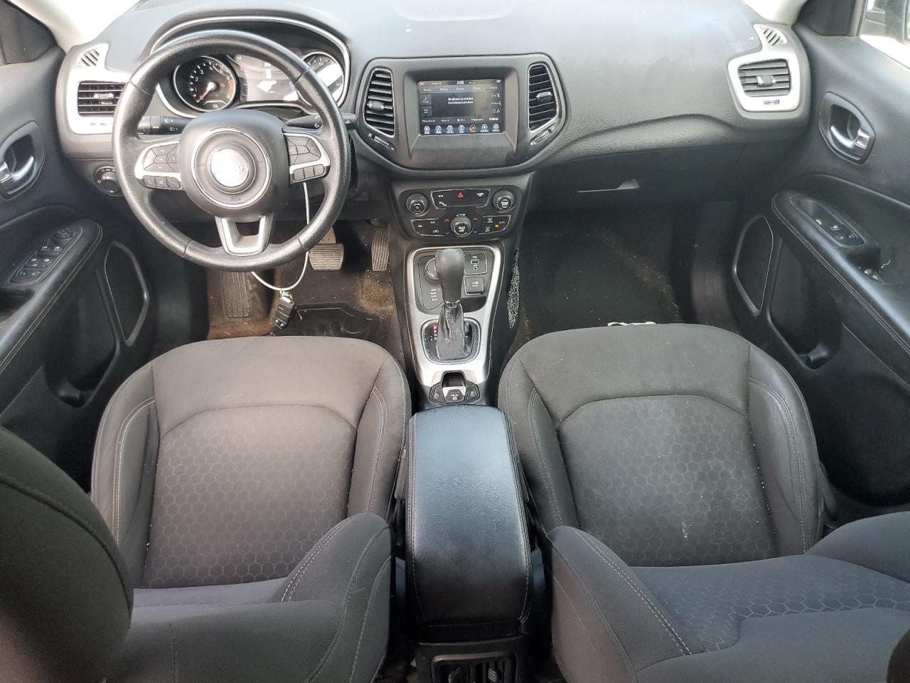 2018 Jeep Compass - Image 8