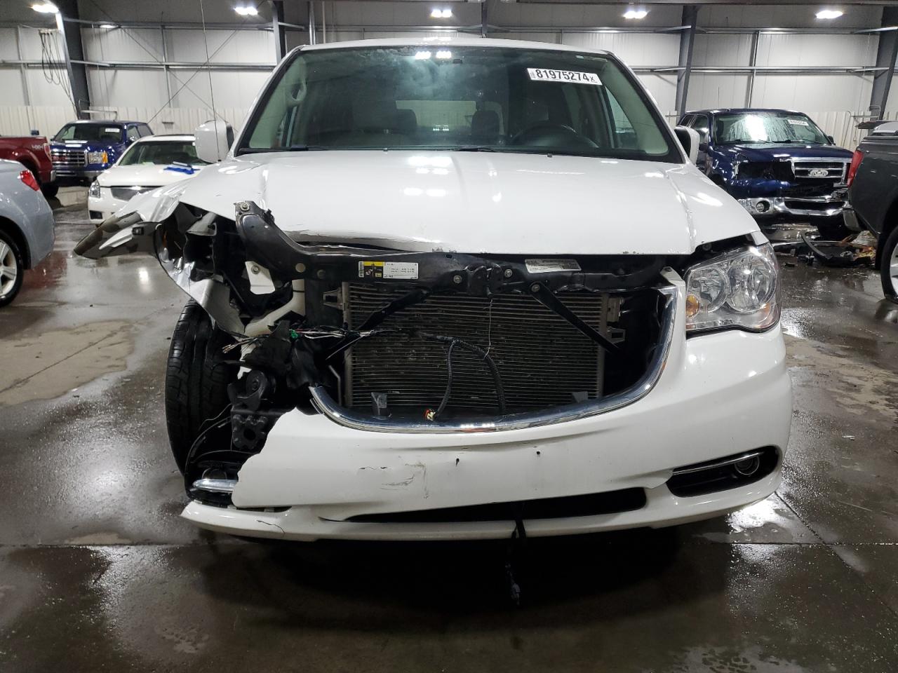 2016 Chrysler Town & Country - Image 5