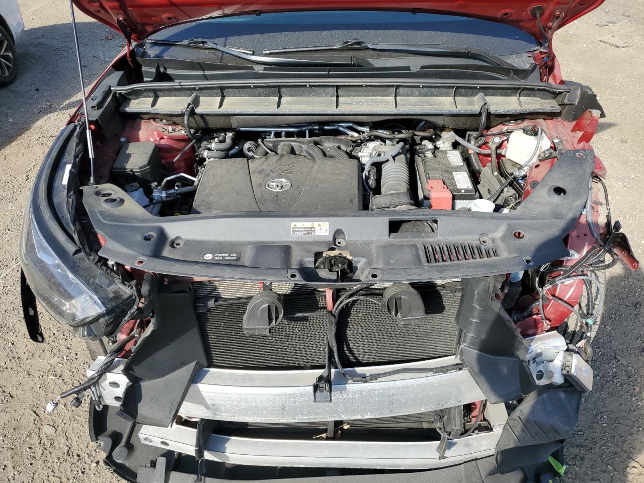 2020 Toyota Highlander - Image 12