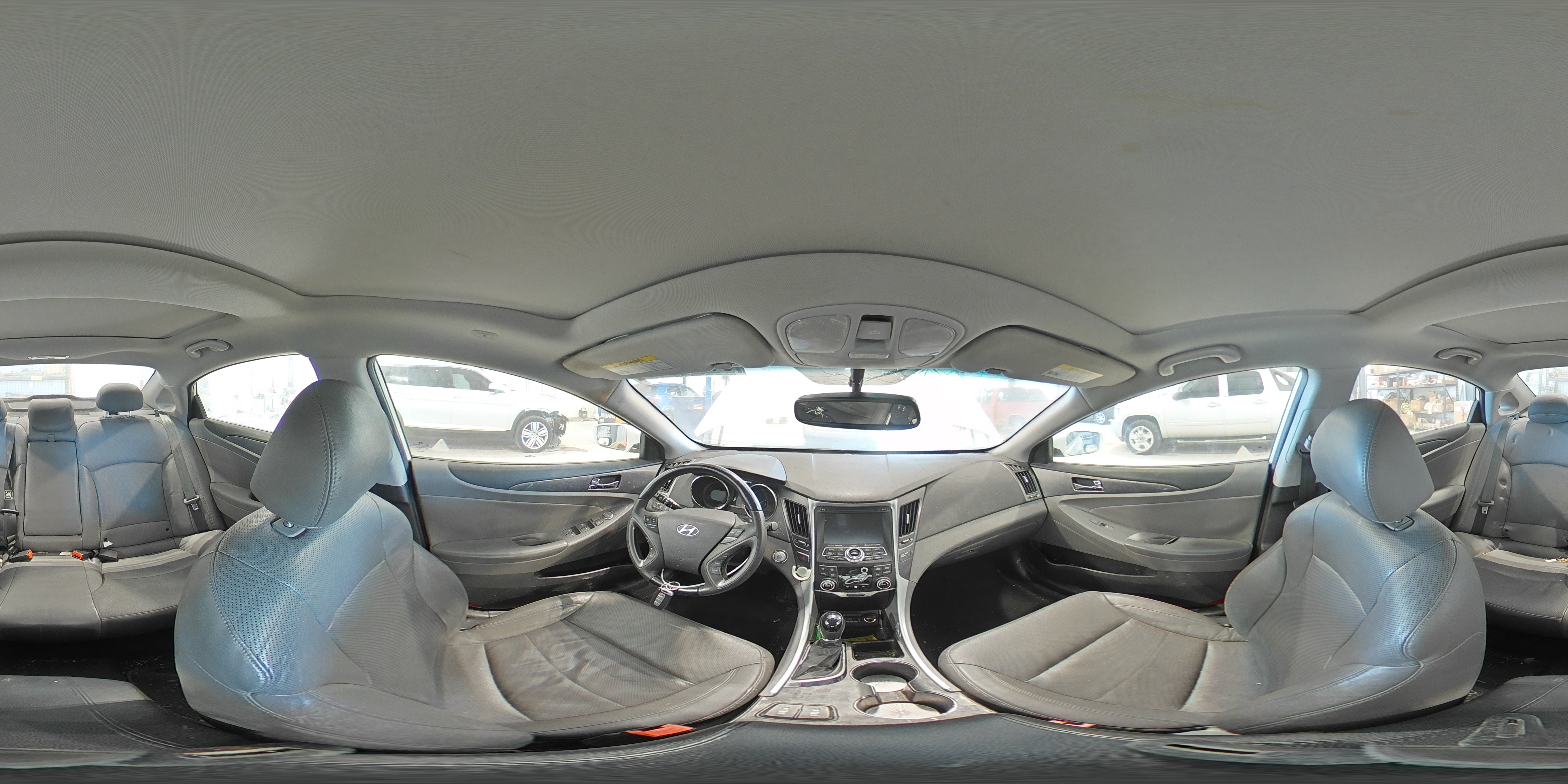 2011 Hyundai Sonata - Image 13