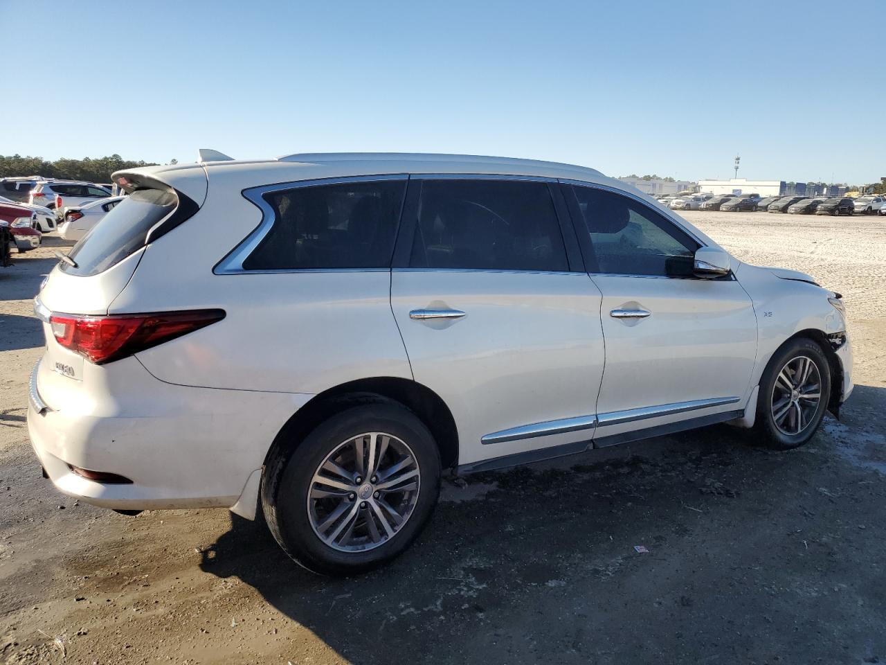 2017 Infiniti QX60 - Image 3