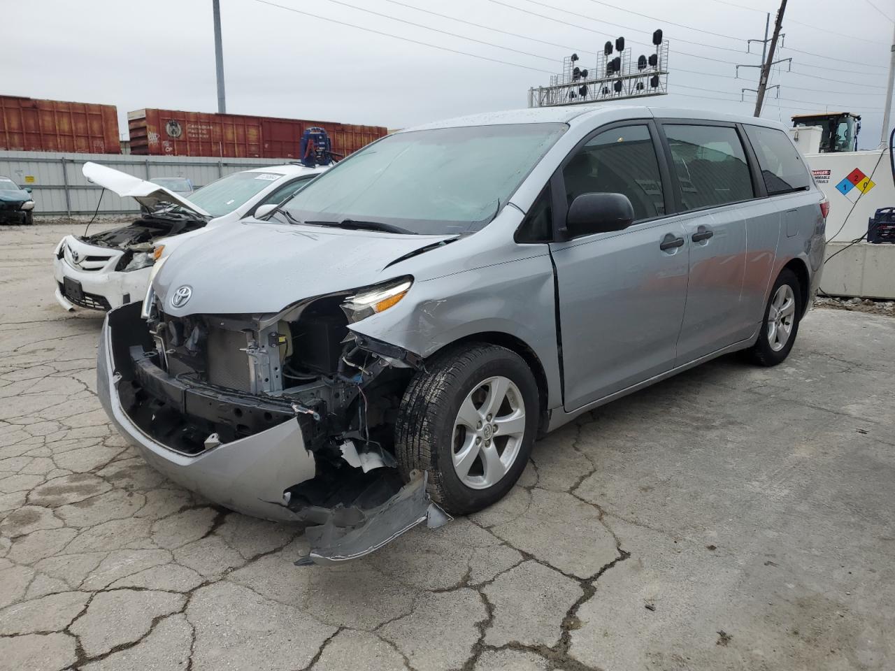 2015 Toyota Sienna - Image 1
