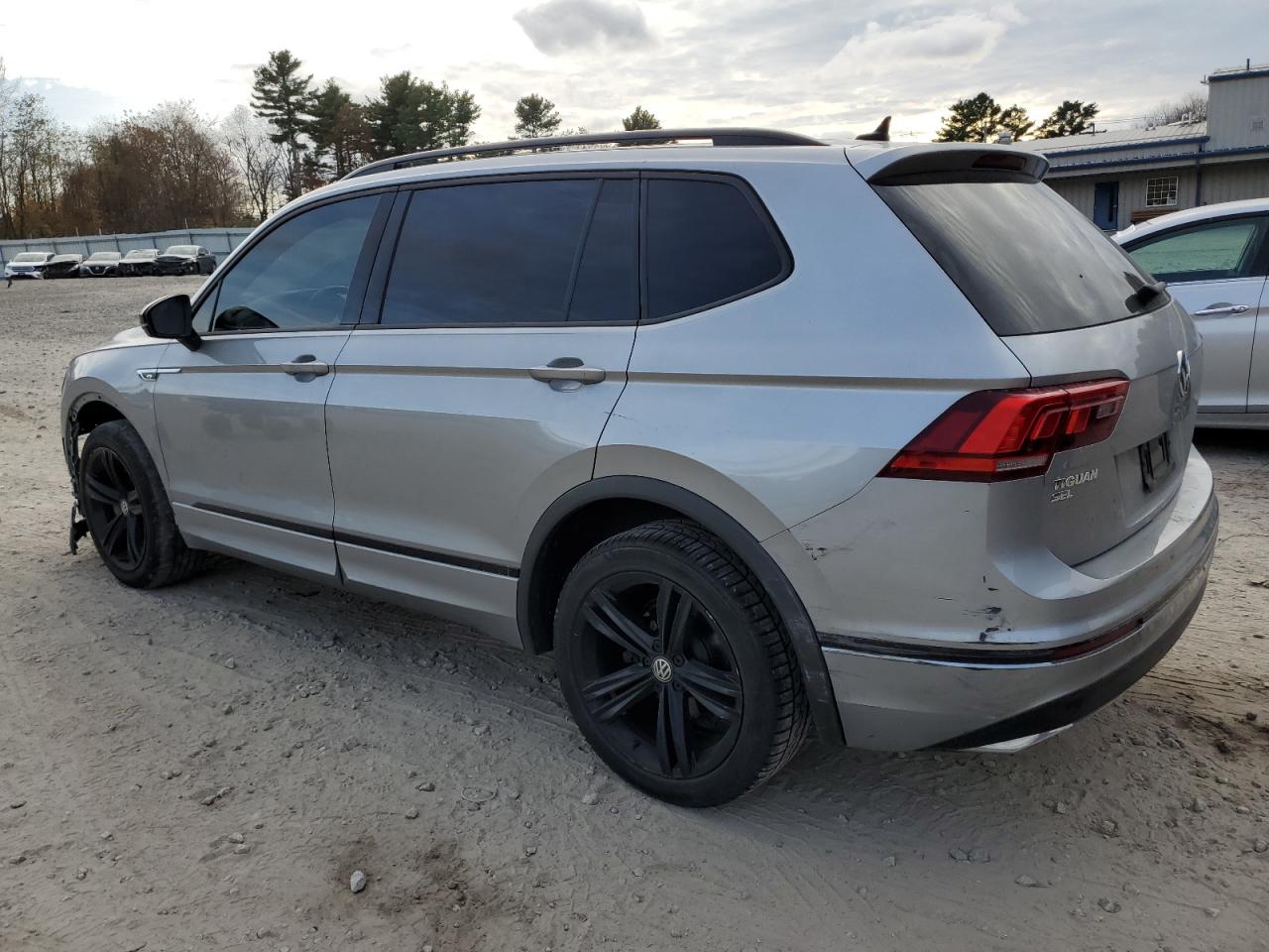 2019 Volkswagen Tiguan - Image 2