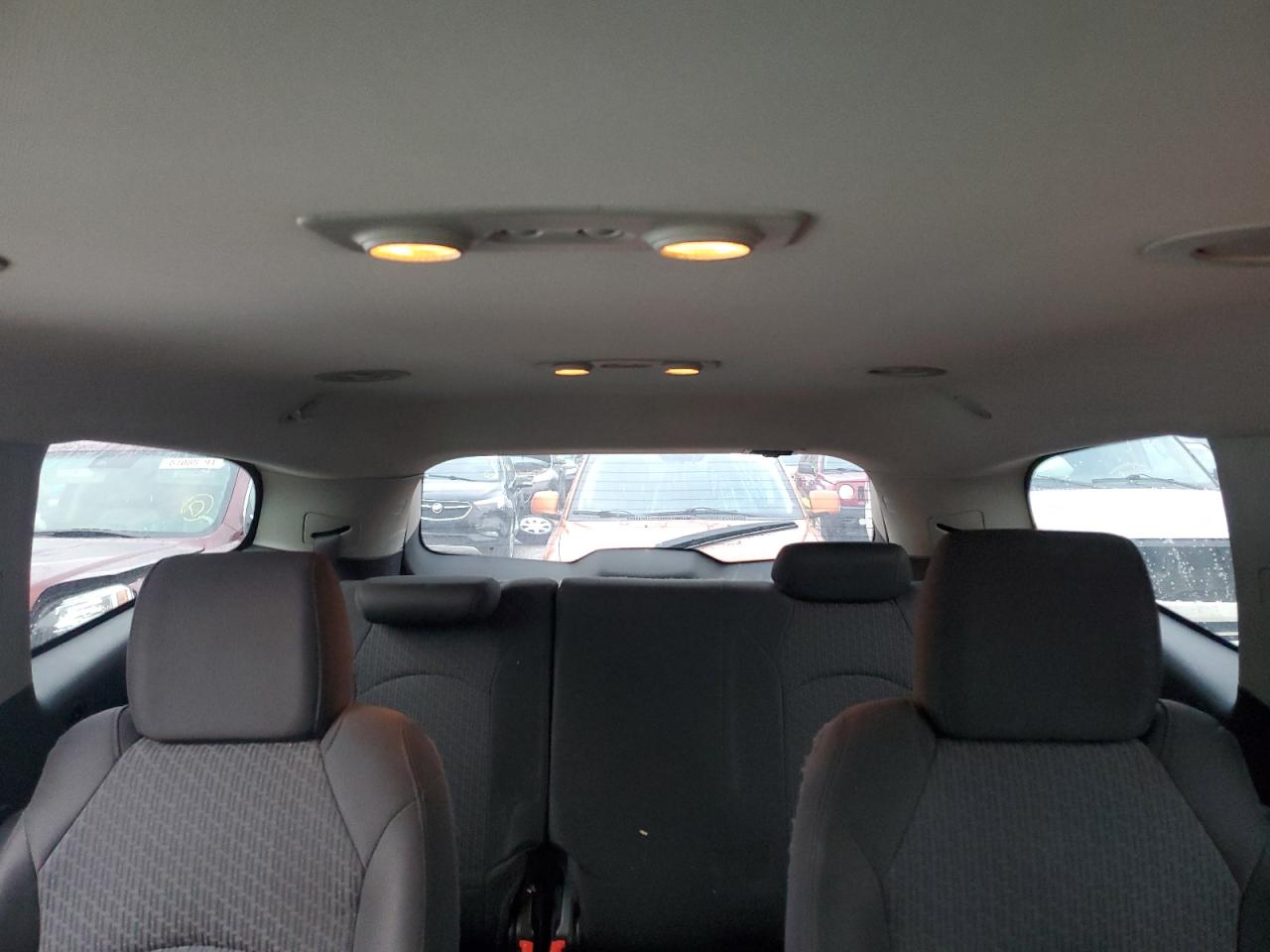 2011 Chevrolet Traverse - Image 10
