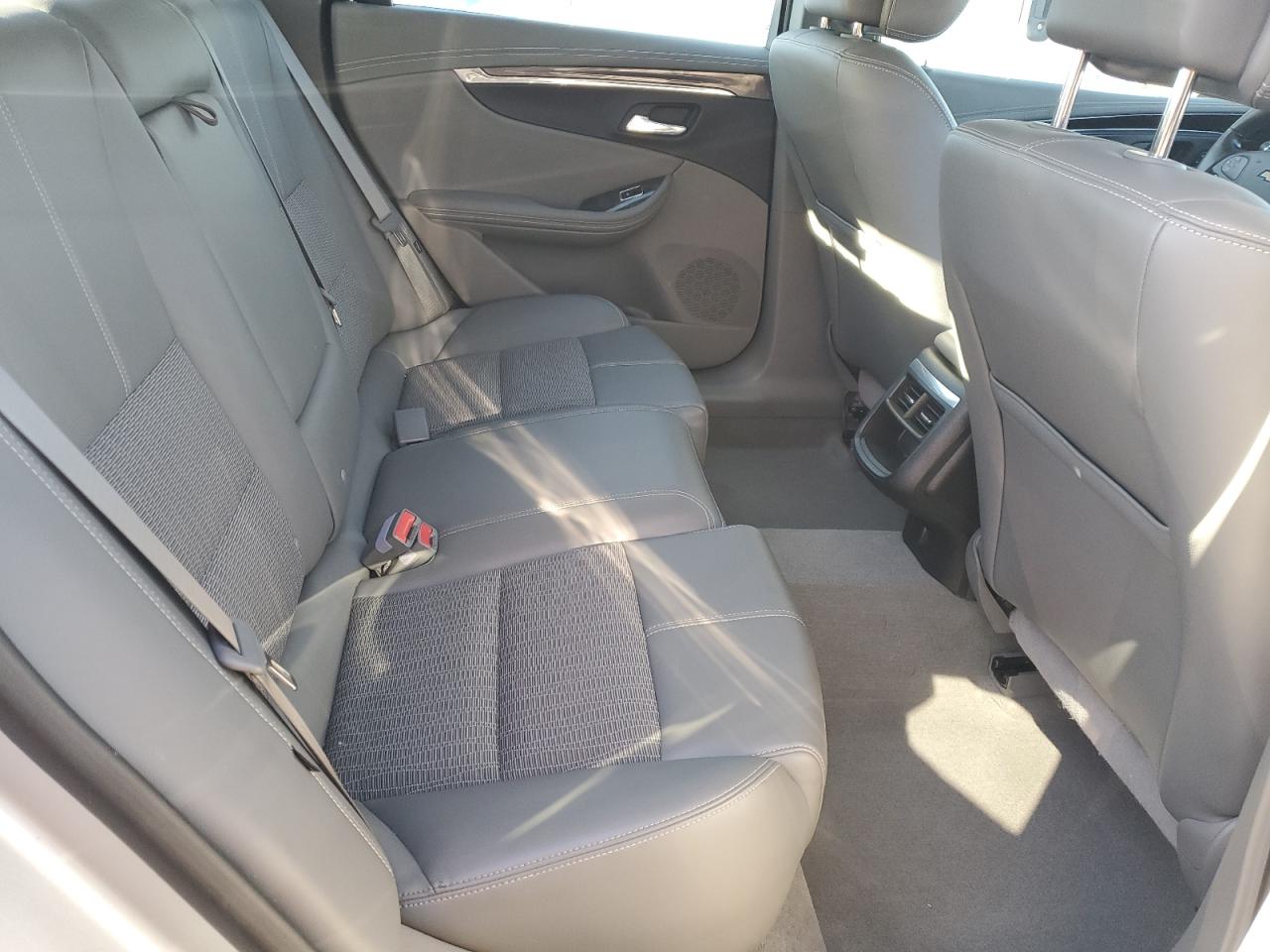 2014 Chevrolet Impala - Image 10