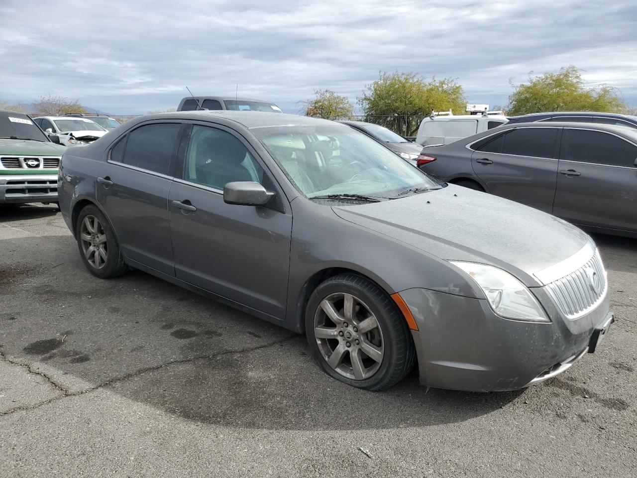 2010 Mercury Milan - Image 4