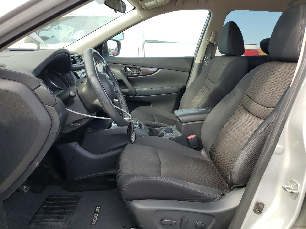 2017 Nissan Rogue - Image 7