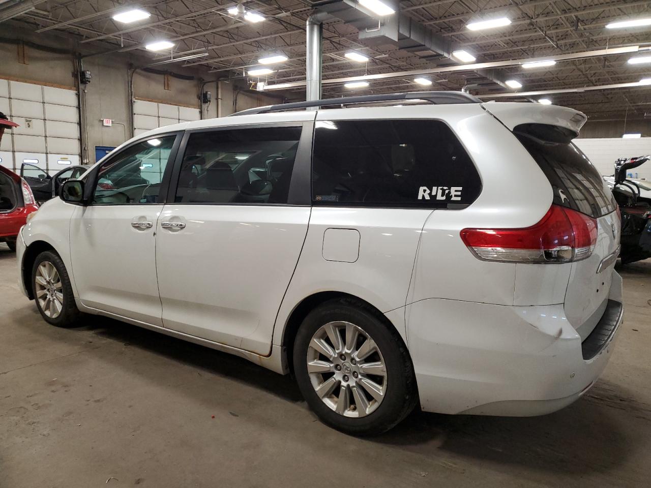 2011 Toyota Sienna - Image 2