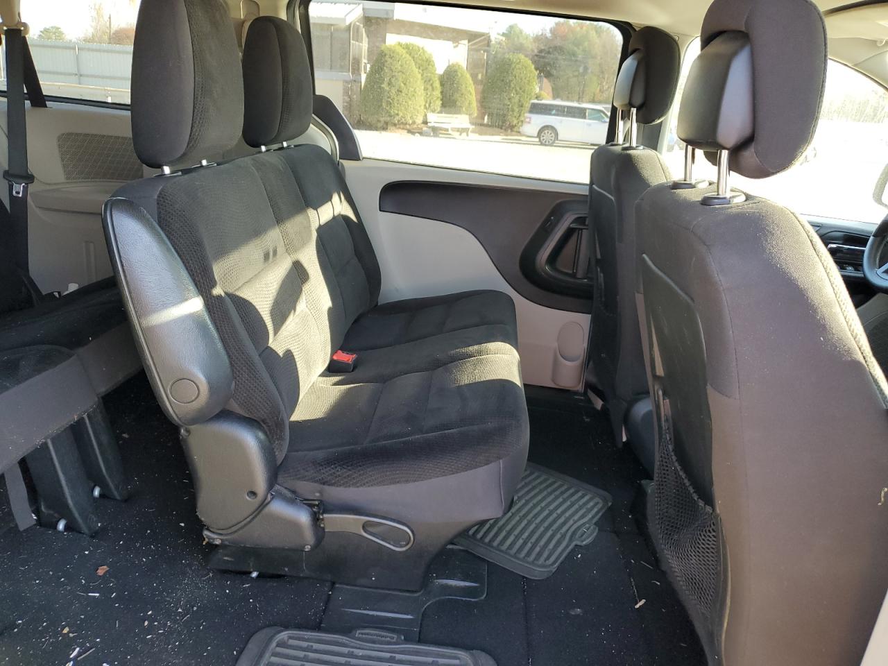 2018 Dodge Caravan - Image 11