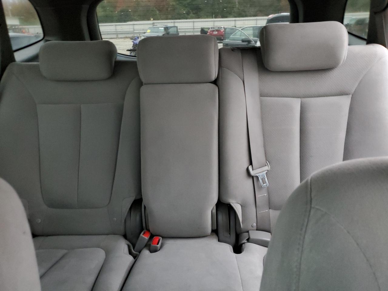 2009 Hyundai Santa Fe - Image 10