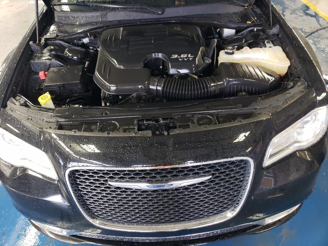 2021 Chrysler 300 - Image 11