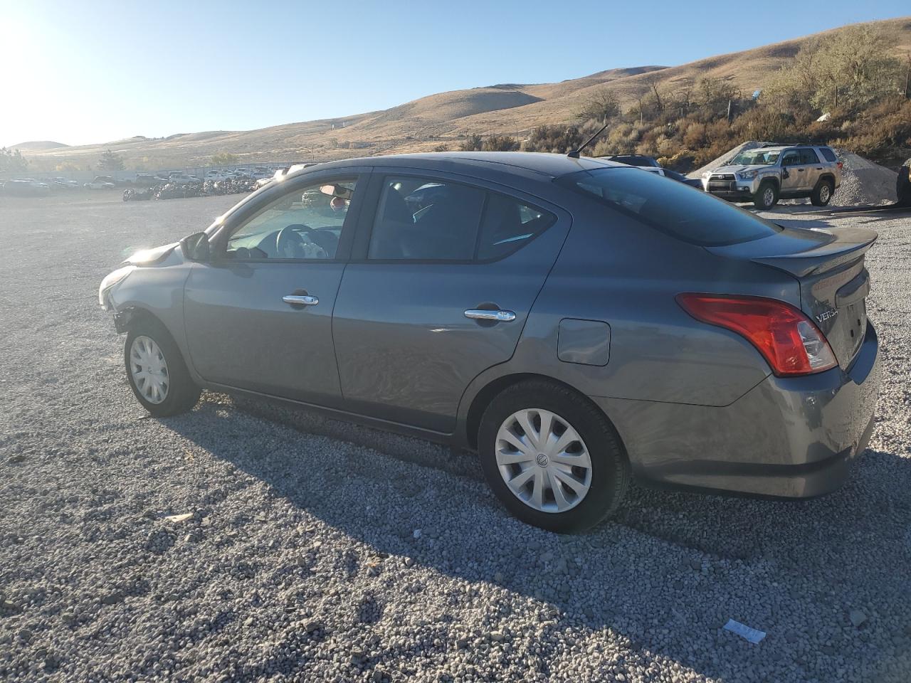 VIN 3N1CN7AP2KL839627 2019 NISSAN VERSA no.2