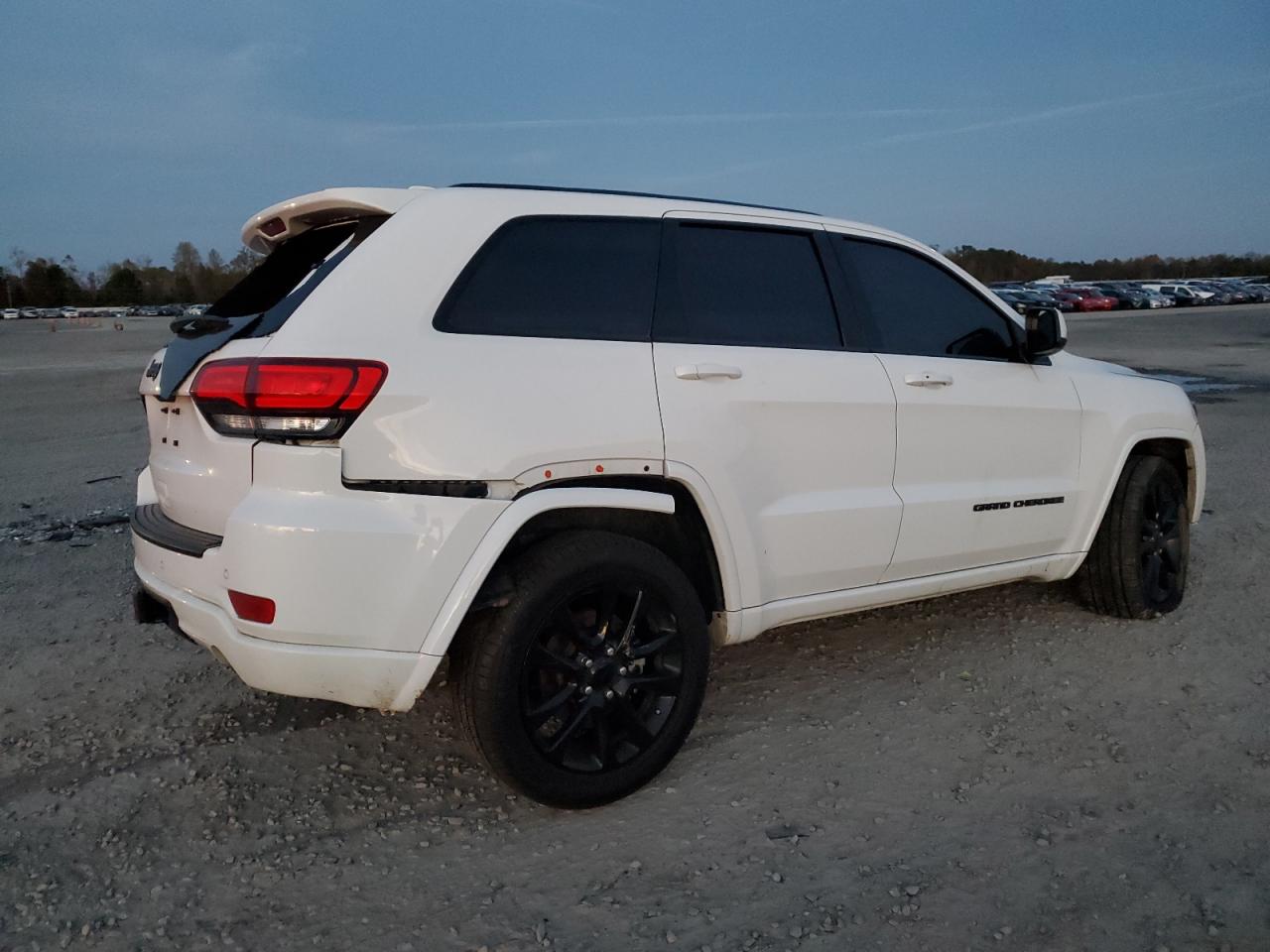 2021 Jeep Grand Cherokee - Image 3