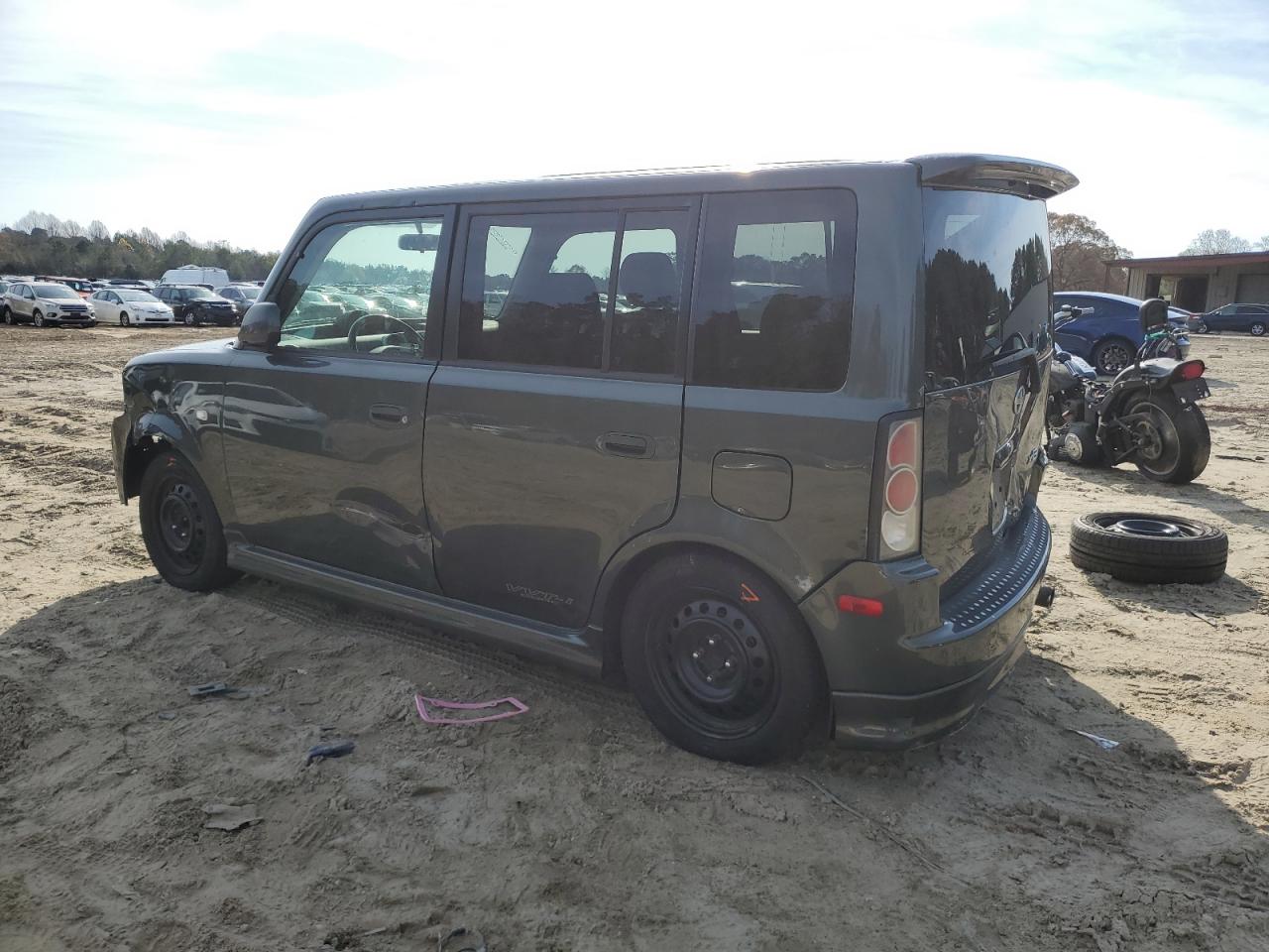 2006 Scion xB - Image 2