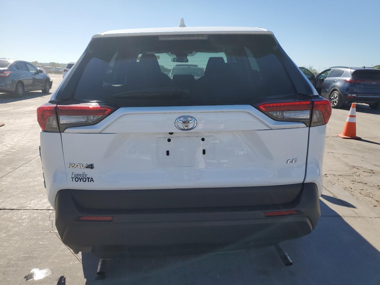 2023 Toyota RAV 4 - Image 6