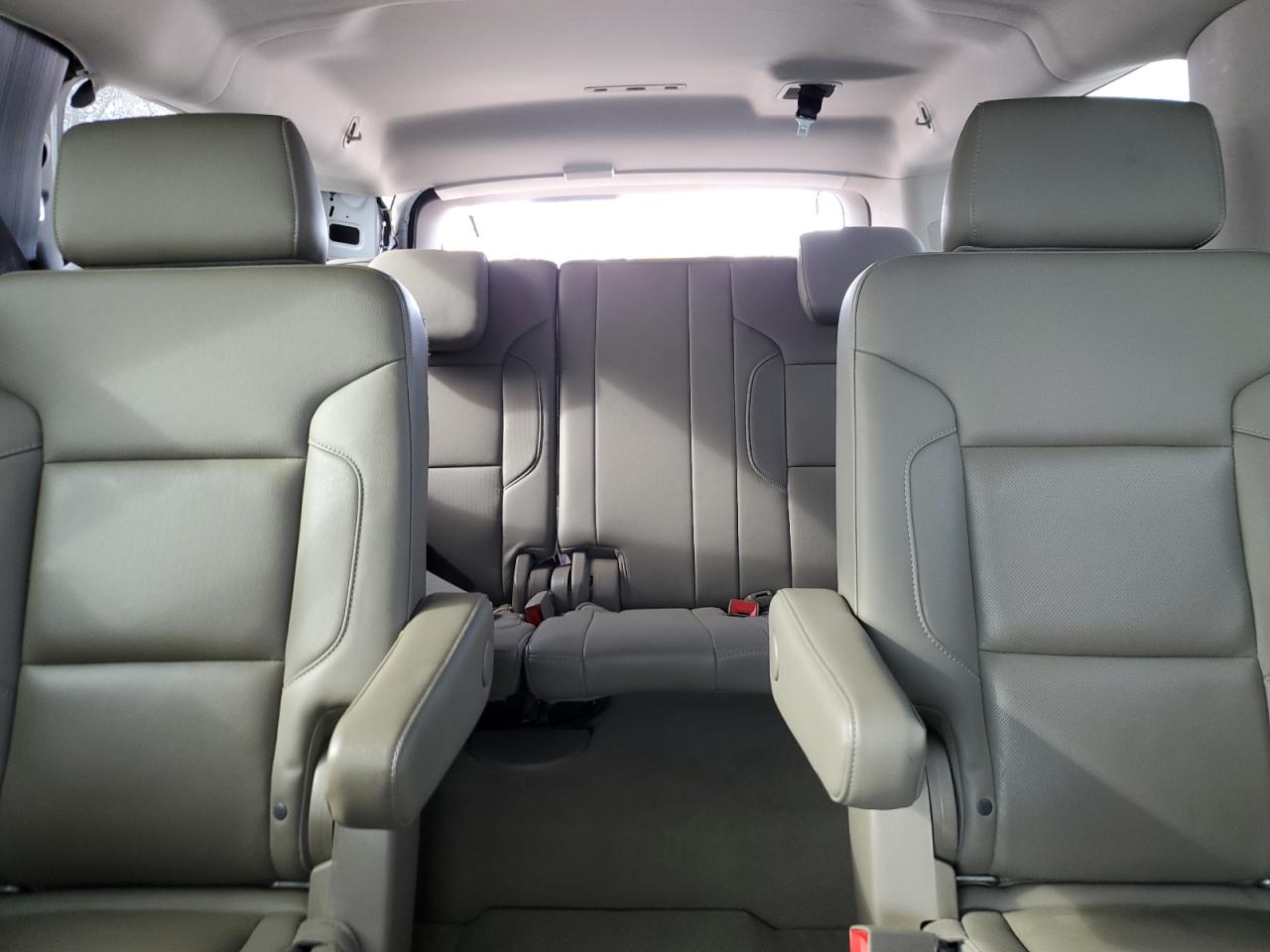 2019 Chevrolet Suburban - Image 10