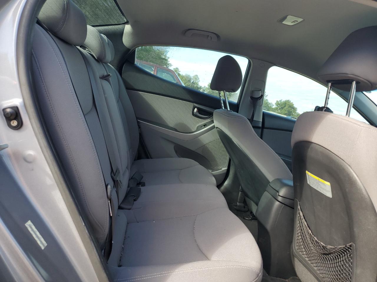 2014 Hyundai Elantra - Image 10