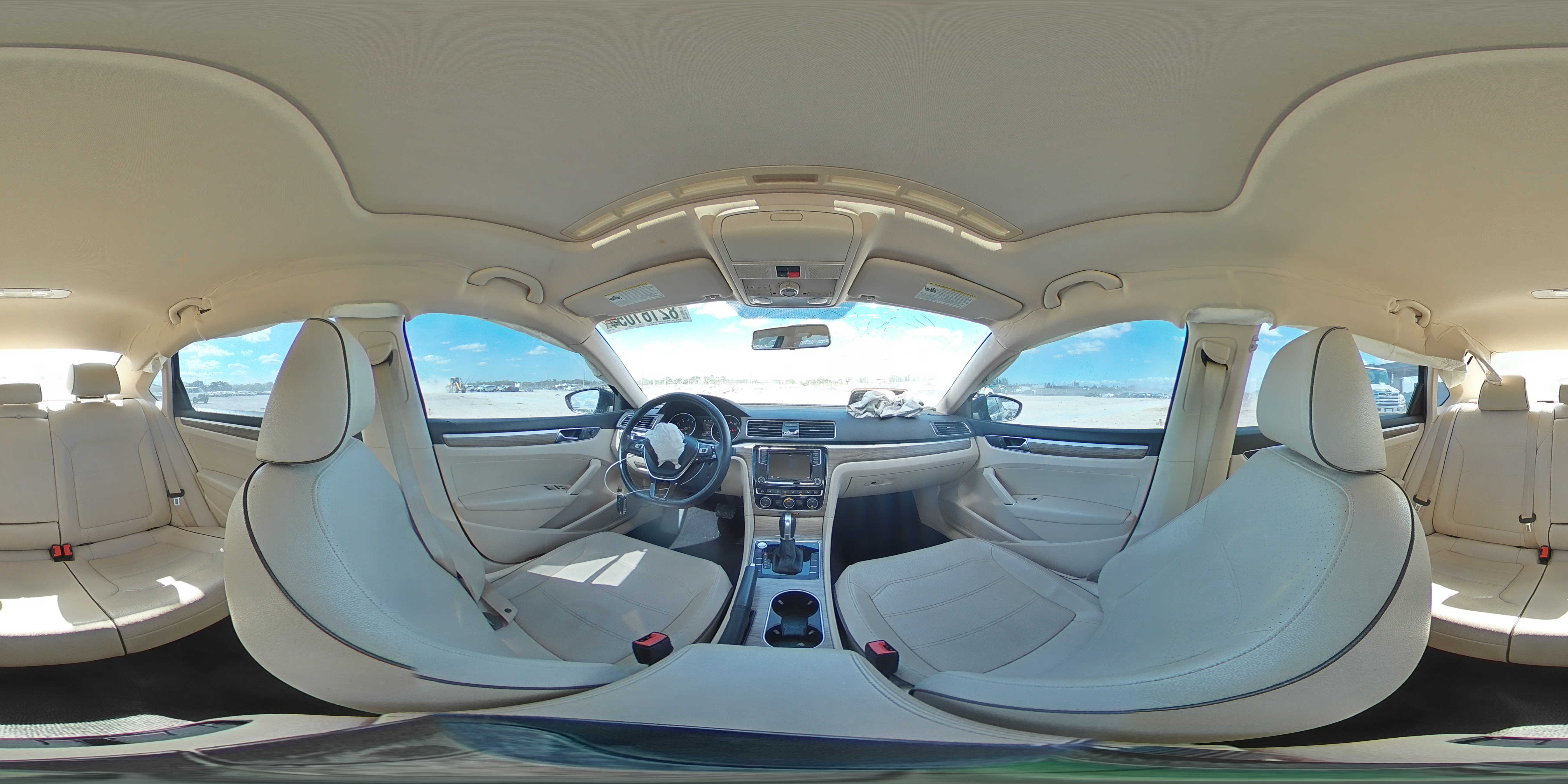2018 Volkswagen Passat - Image 12