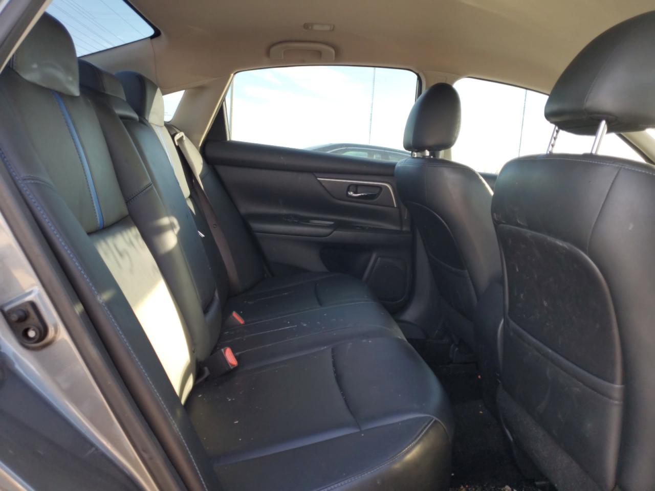 2018 Nissan Altima - Image 10