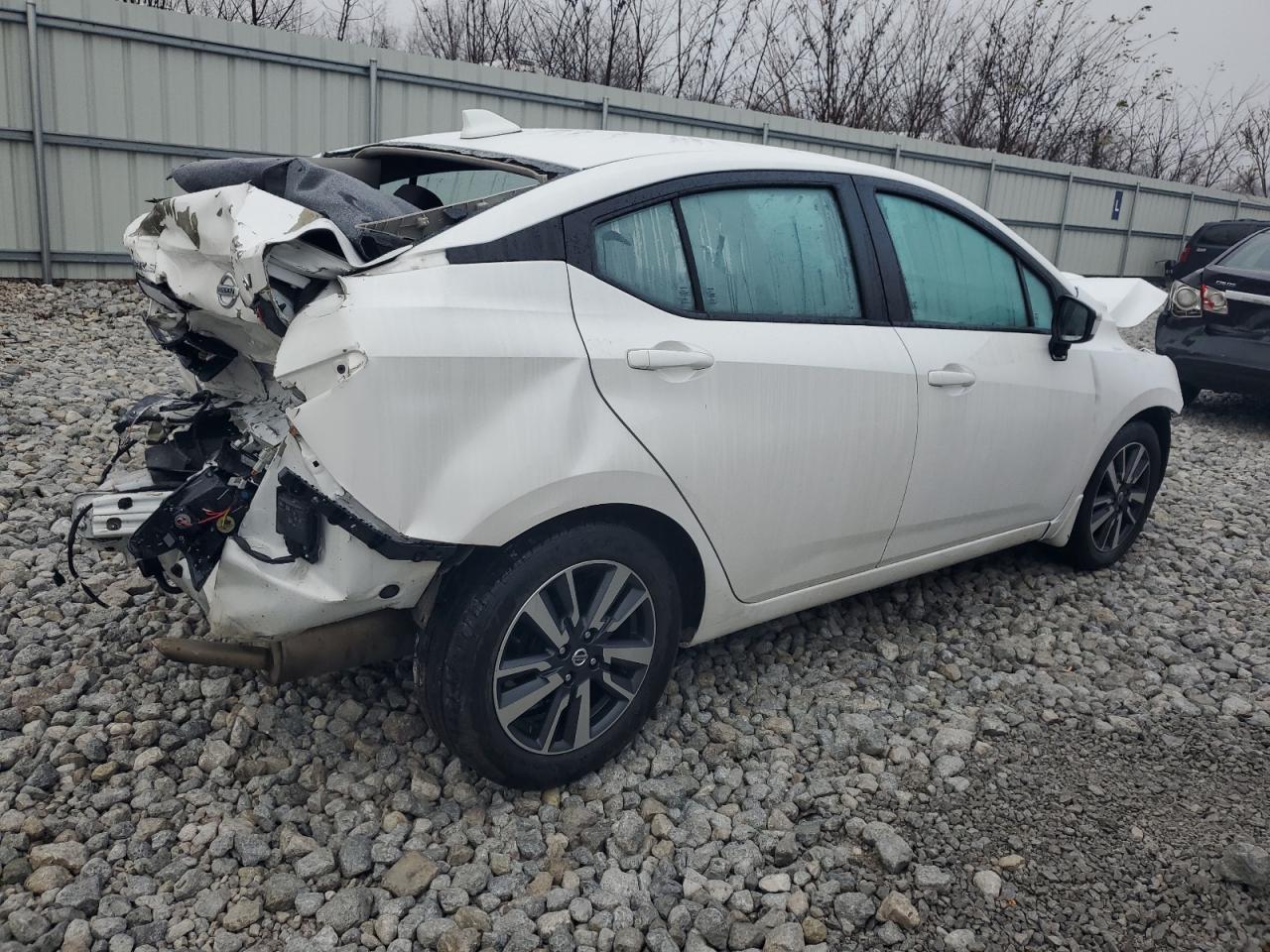 2021 Nissan Versa - Image 3