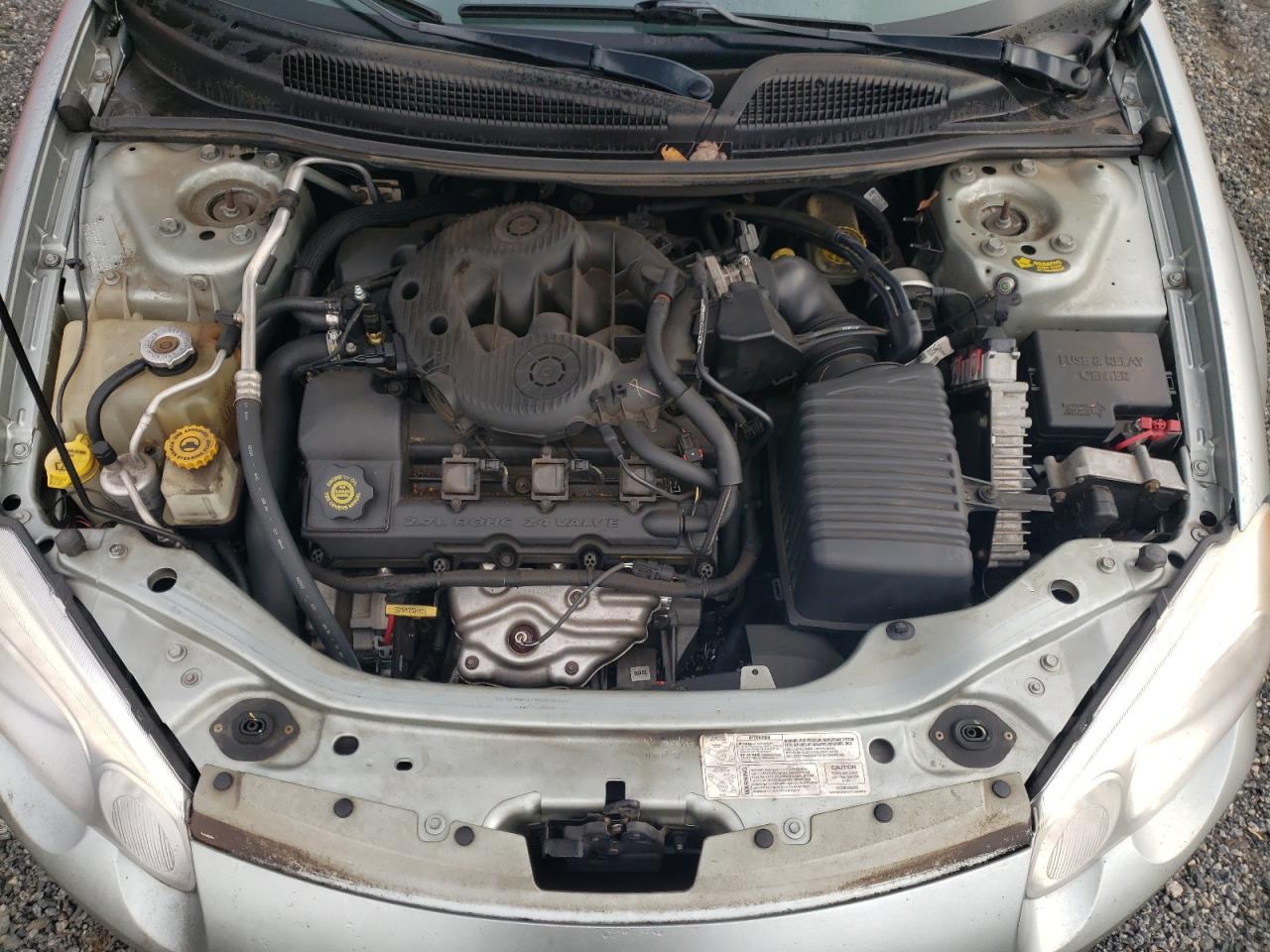 2004 Chrysler Sebring - Image 13