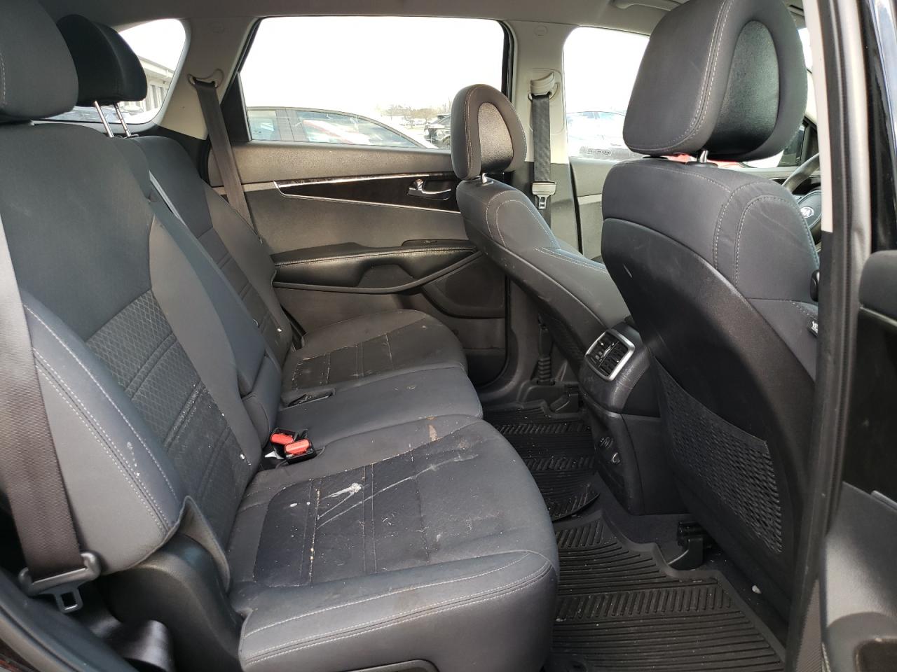2016 Kia Sorento - Image 11