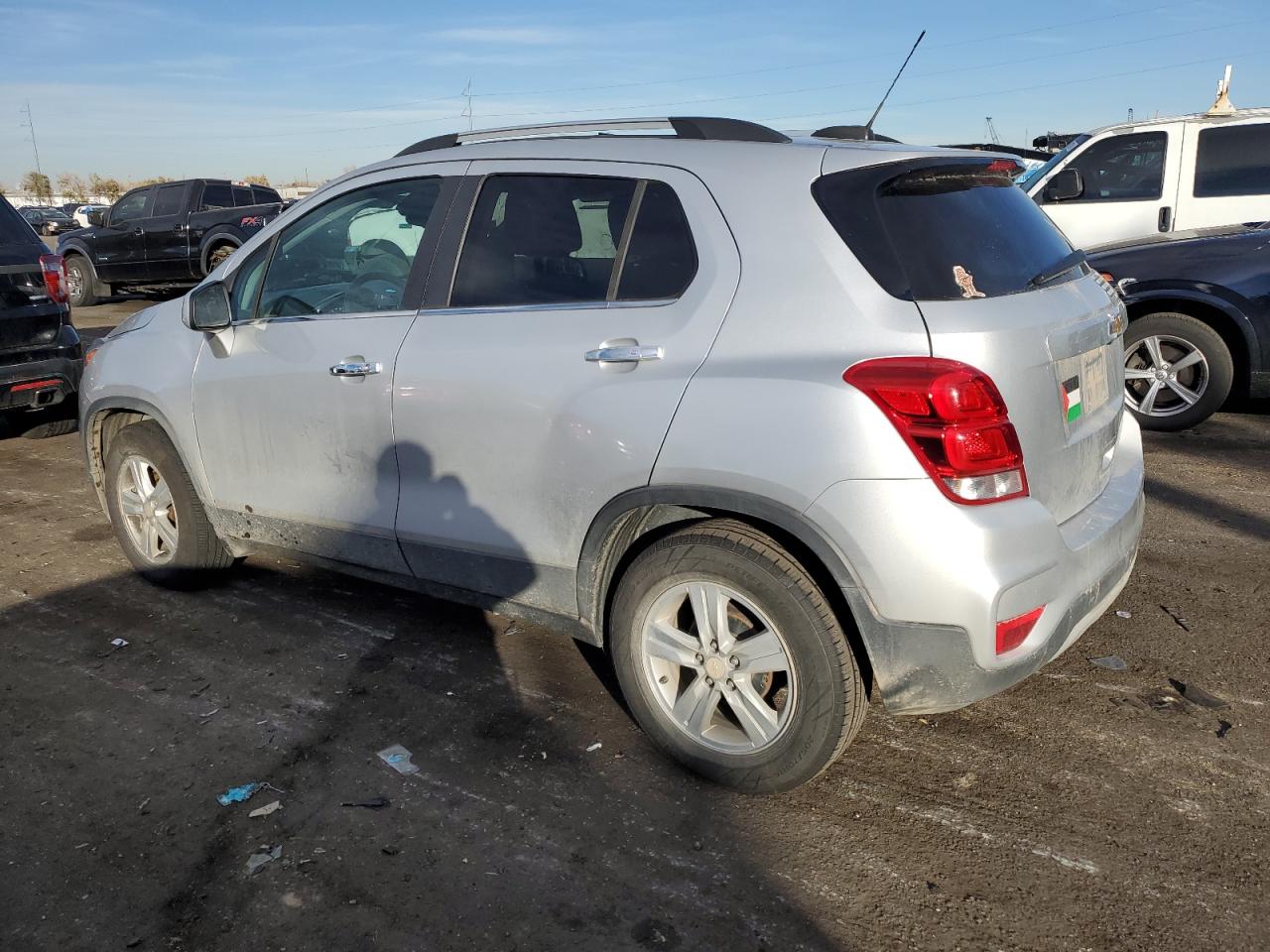 VIN 3GNCJLSB3HL211323 2017 CHEVROLET TRAX no.2