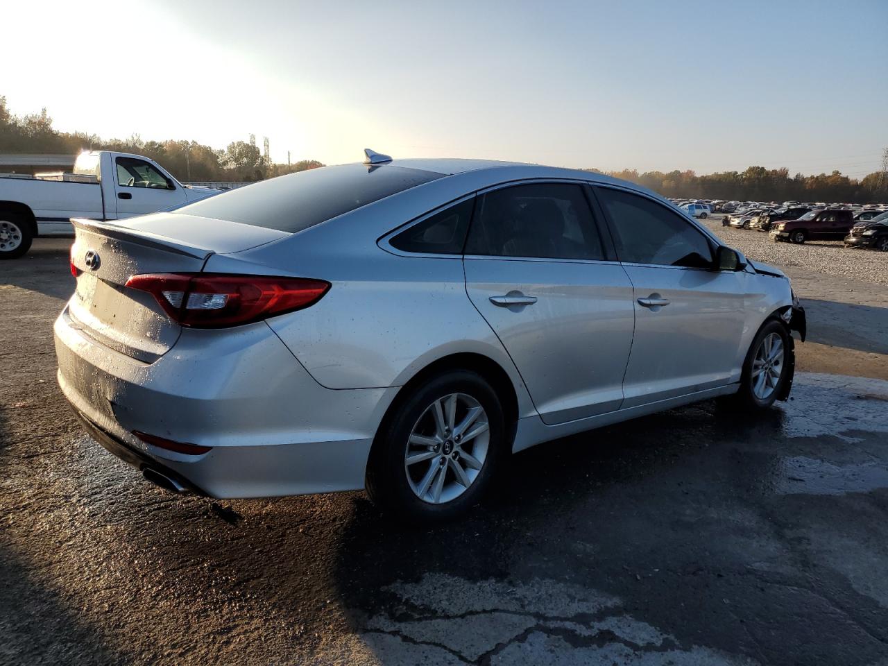 2015 Hyundai Sonata - Image 3