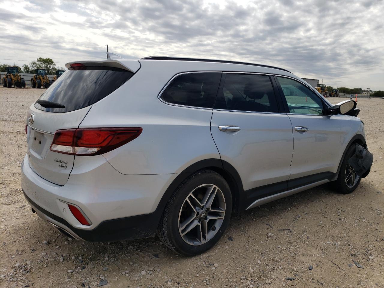 2017 Hyundai Santa Fe - Image 3
