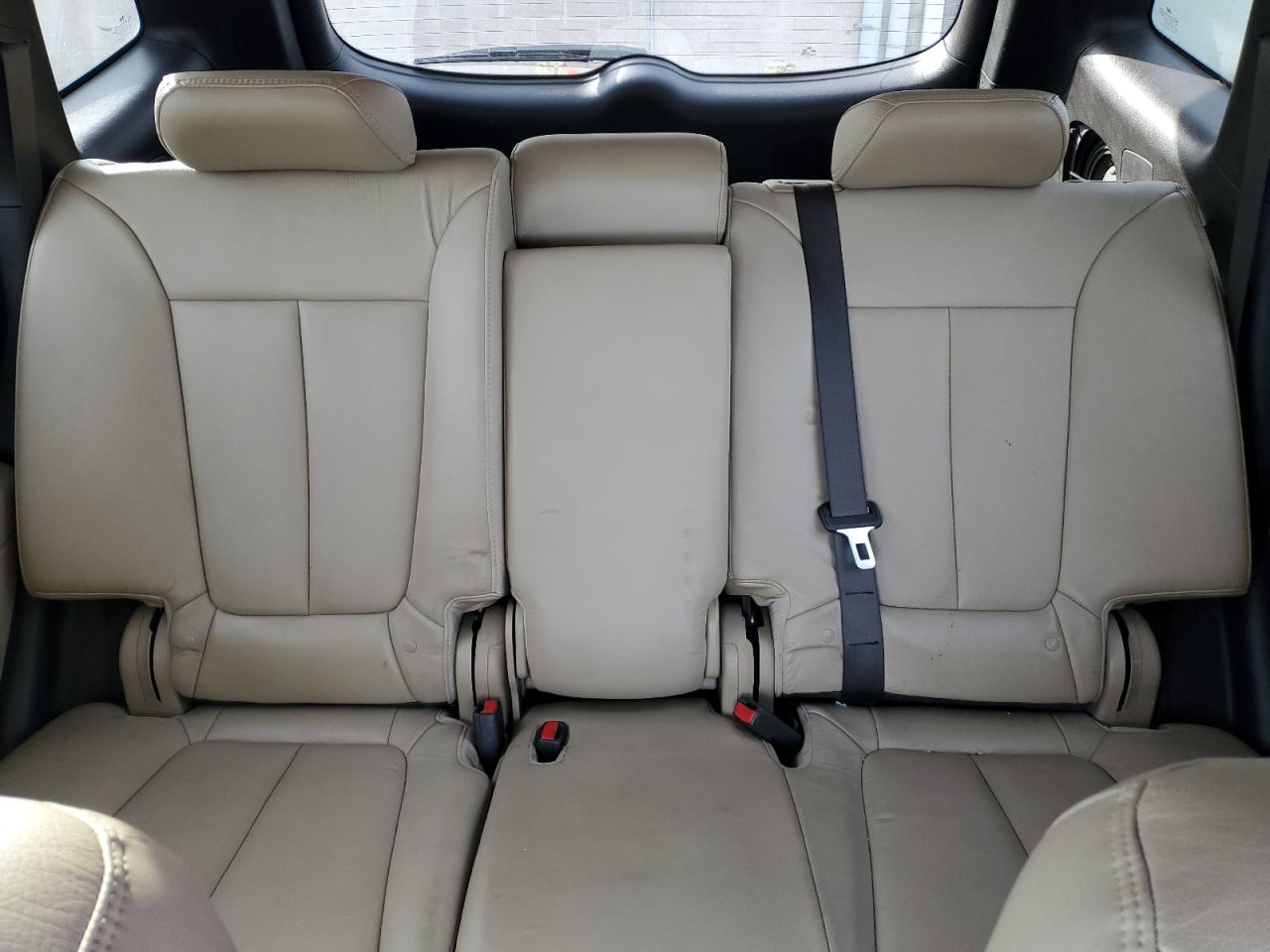 2011 Hyundai Santa Fe - Image 10
