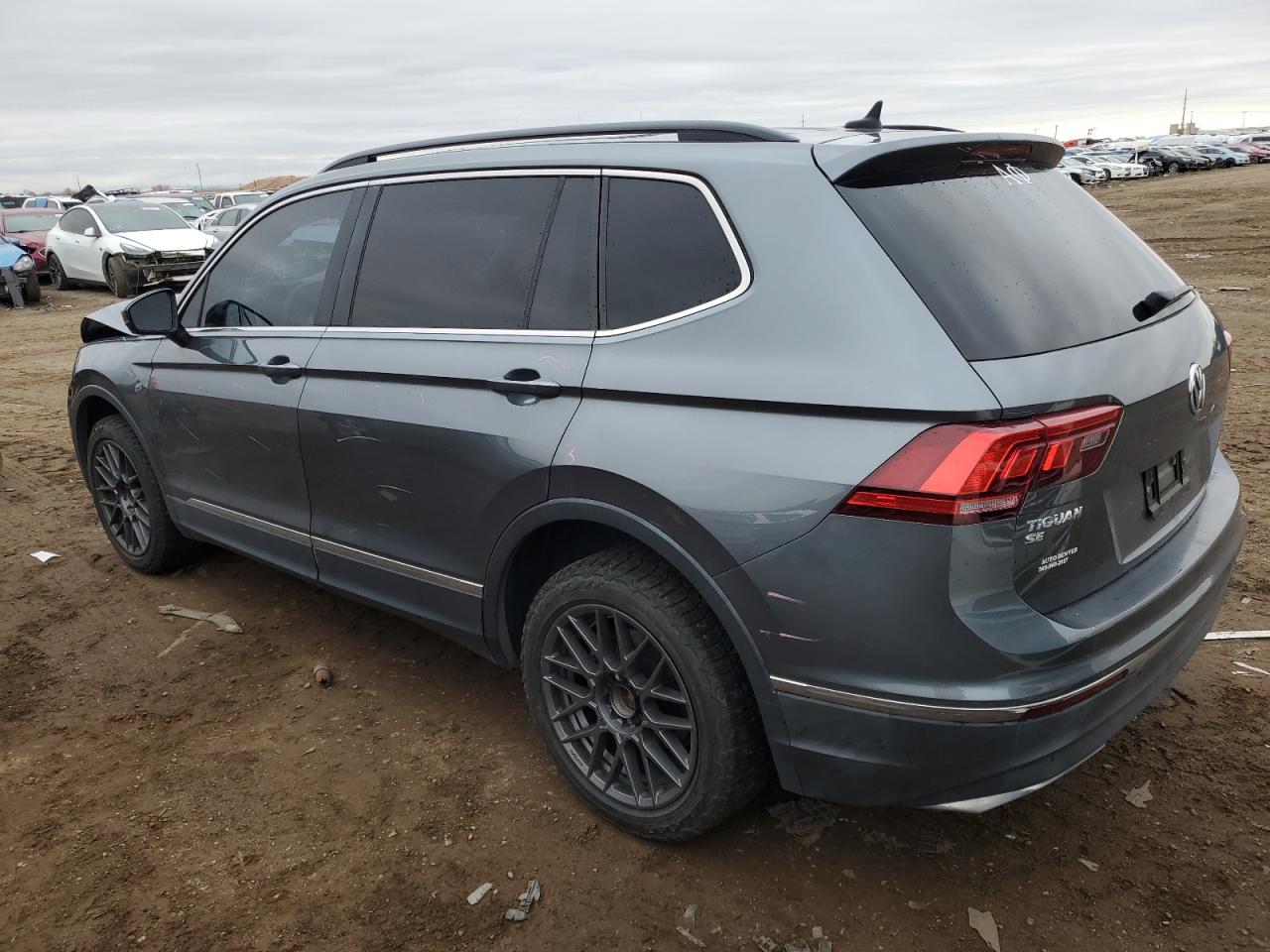 2018 Volkswagen Tiguan - Image 2