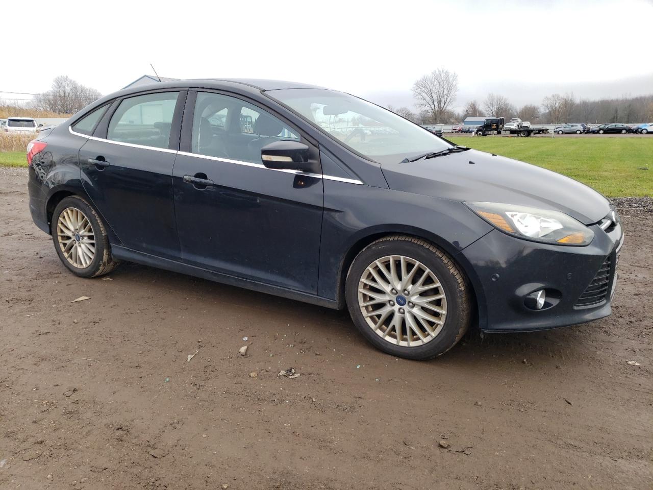 VIN 1FADP3J25DL175899 2013 FORD FOCUS no.4