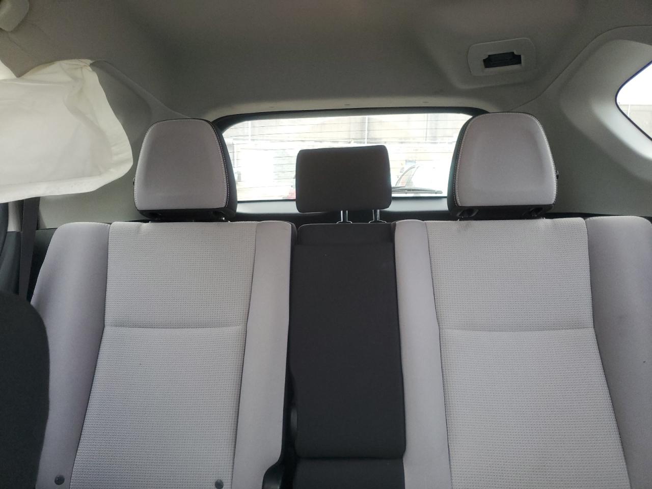 2018 Toyota RAV 4 - Image 10