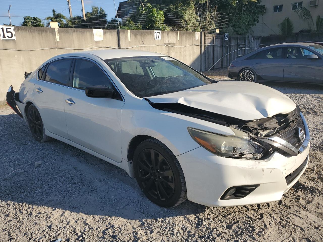 2017 Nissan Altima - Image 4