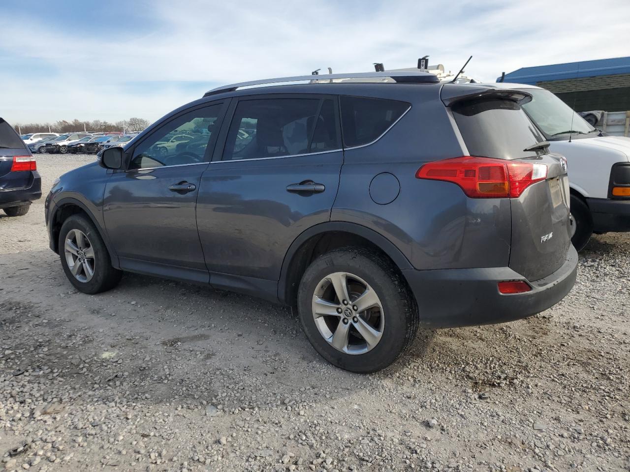 2015 Toyota RAV 4 - Image 2
