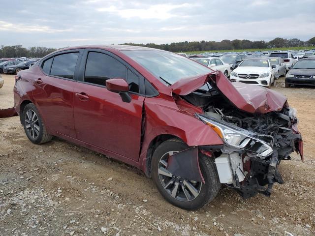  NISSAN VERSA 2022 Красный