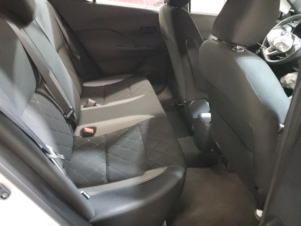 2020 Nissan Kicks - Image 11