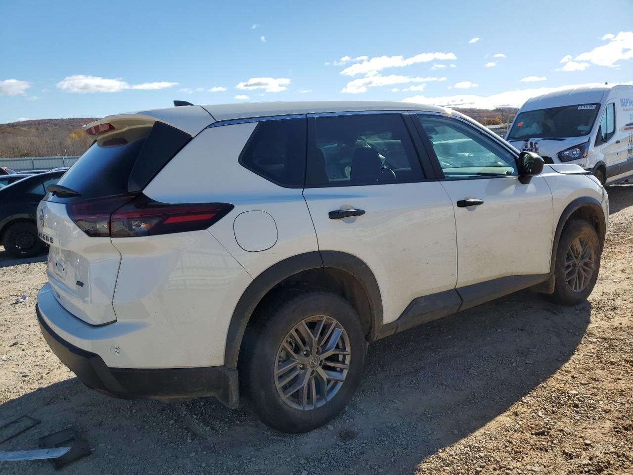 2024 Nissan Rogue - Image 3