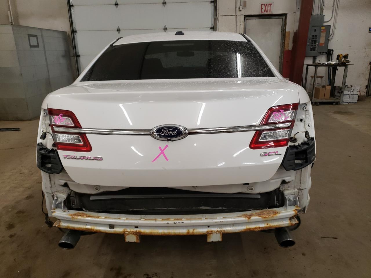 2014 Ford Taurus - Image 6